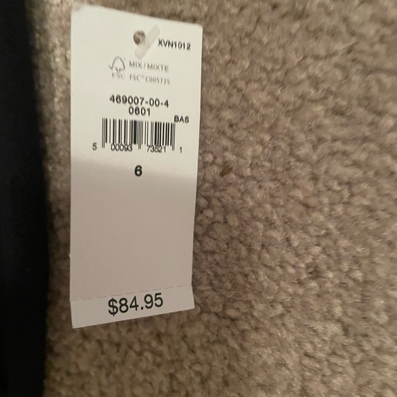 New Gap Womans Pants Size 6 - Picture 2 of 3